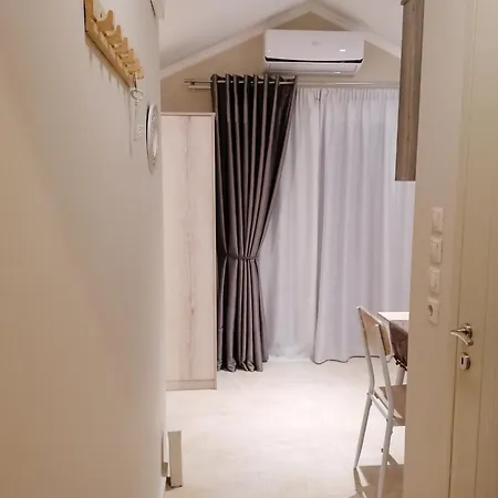 Marinos - 2nd Floor Apartment *